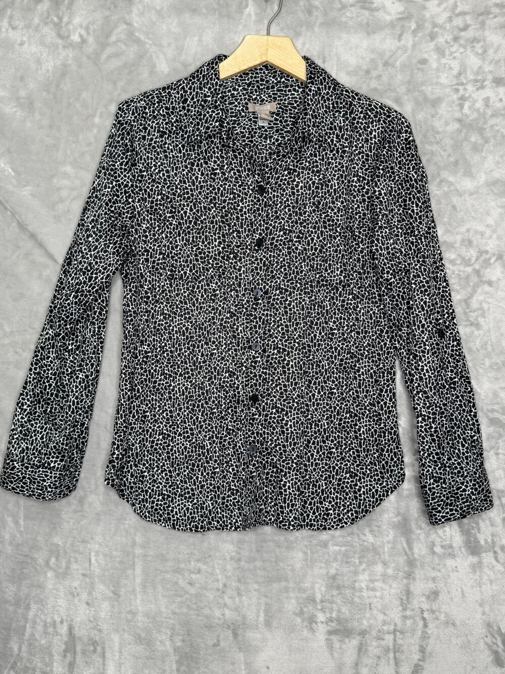 Chicos Top Womens Medium Black White Crinkled Abstract Print Button Down Classic